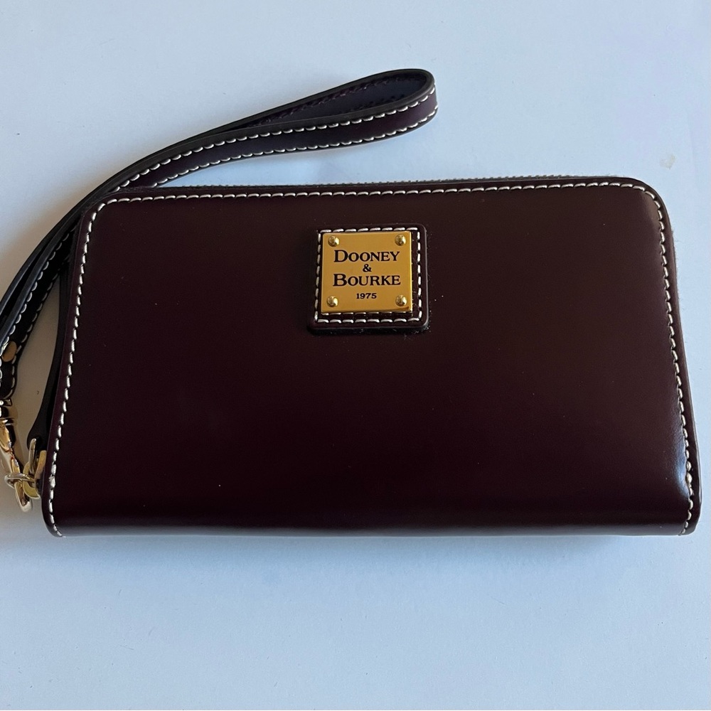 Dooney & Bourke Large Zip Around Wristlet